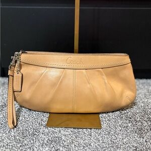 Coach vintage British tan leather clutch